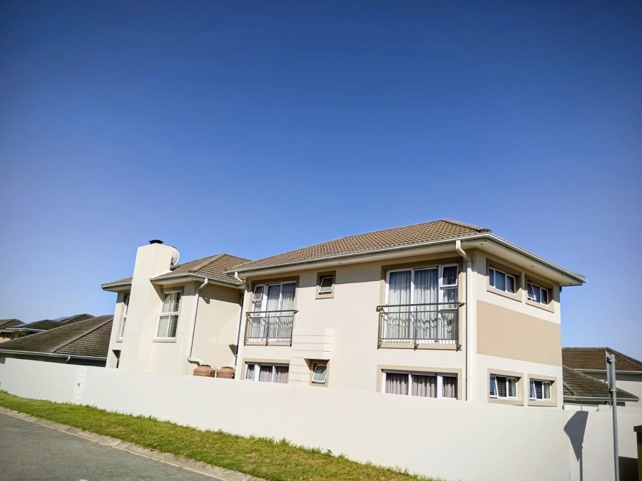 5 Bedroom Property for Sale in Beacon Bay Eastern Cape